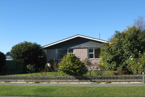 Photo of property in 91 Warren Crescent, Hillmorton, Christchurch, 8025