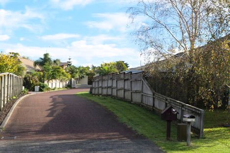 Photo of property in 12 Pajaro Place, Golflands, Auckland, 2013