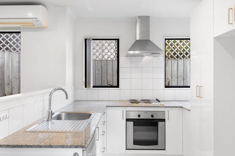 Photo of property in 5 Powrie Street, Glenfield, Auckland, 0629