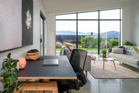 Photo of property in 7 Little Alpha Loop, Wanaka, 9305