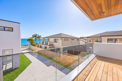 Photo of property in 40a The Esplanade, Eastern Beach, Auckland, 2012