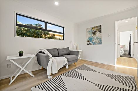 Photo of property in 70 Sturges Road, Henderson, Auckland, 0612
