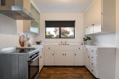 Photo of property in 32 Redwood Grove, Hokowhitu, Palmerston North, 4410
