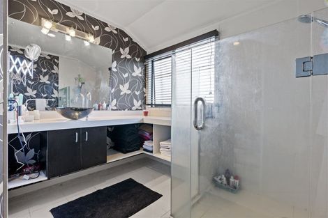 Photo of property in 1/20 Lowburn Place, Clover Park, Auckland, 2019