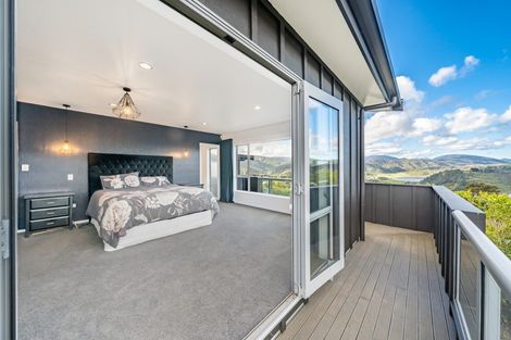 Photo of property in 75 Mount Marua Way, Timberlea, Upper Hutt, 5018