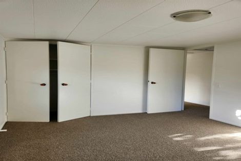 Photo of property in 60 Lavelle Road, Henderson, Auckland, 0612