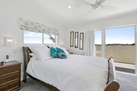 Photo of property in 37 Serene Place, Gulf Harbour, Whangaparaoa, 0930