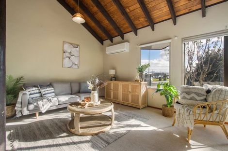 Photo of property in 2 Margaret Drive, Omokoroa, 3114