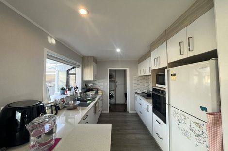 Photo of property in 31 Jandell Crescent, Bucklands Beach, Auckland, 2014