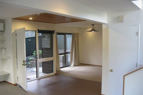 Photo of property in 2/27 Macdonald Crescent, Te Aro, Wellington, 6011
