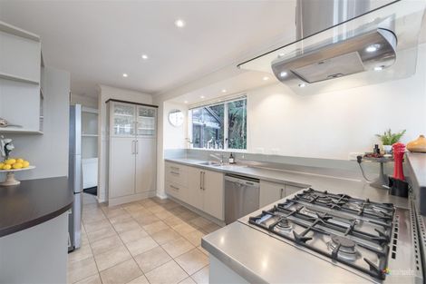 Photo of property in 96 Dowse Drive, Maungaraki, Lower Hutt, 5010