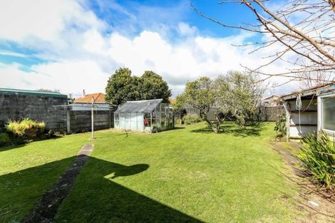Photo of property in 6 Union Street, Merrilands, New Plymouth, 4312