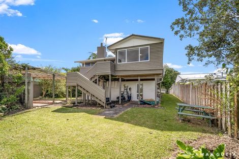 Photo of property in 212 Don Buck Road, Massey, Auckland, 0614