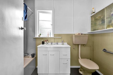 Photo of property in 122 South Road, Spotswood, New Plymouth, 4310