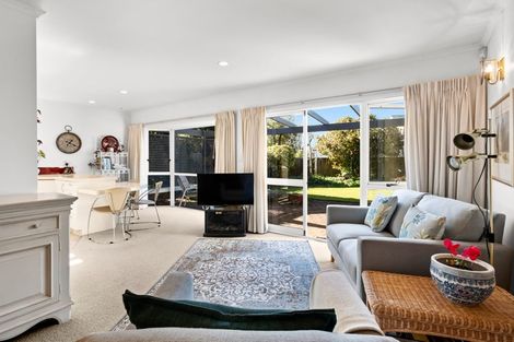 Photo of property in 158 Heta Road, Highlands Park, New Plymouth, 4312