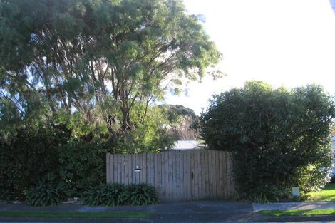 Photo of property in 6 Leybourne Avenue, Waikanae, 5036