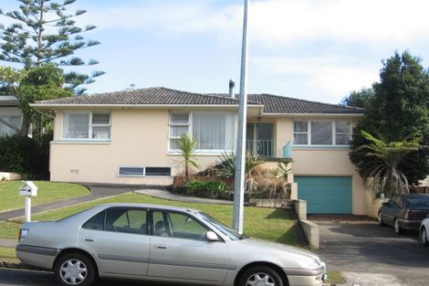 Photo of property in 2 Iorangi Place, Hillpark, Auckland, 2102