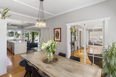 Photo of property in 9 Pakuranga Road, Pakuranga, Auckland, 2010