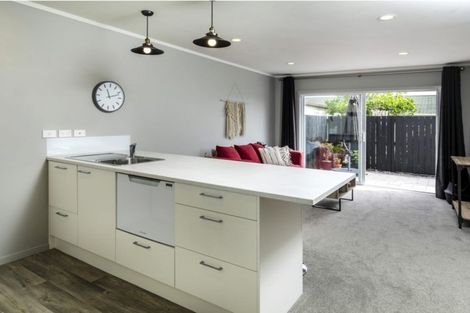 Photo of property in 1/744 Te Atatu Road, Te Atatu Peninsula, Auckland, 0610