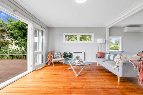 Photo of property in 1 Ngareta Road, Mourea, Rotorua, 3074