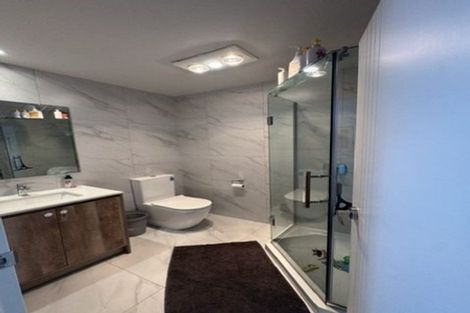Photo of property in 12b Kelwyn Road, Kelston, Auckland, 0602