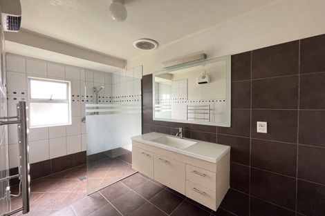 Photo of property in 111 Sycamore Drive, Sunnynook, Auckland, 0620