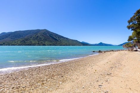 Photo of property in 606 Moetapu Bay Road, Moetapu Bay, Picton, 7282