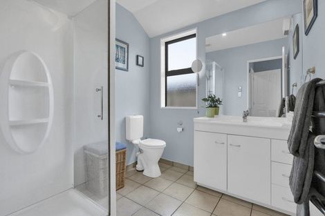 Photo of property in 5 Rooney Place, Aidanfield, Christchurch, 8025