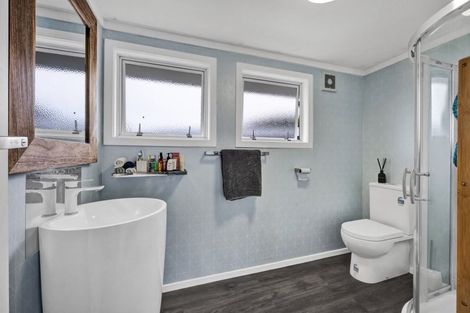 Photo of property in 8 Hughson Place, Opunake, 4616