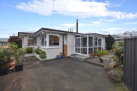 Photo of property in 141 Macandrew Road, South Dunedin, Dunedin, 9012