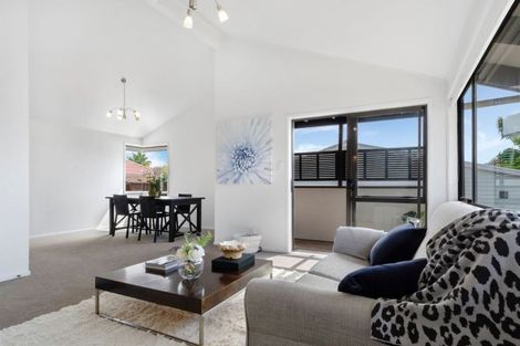 Photo of property in 2/99 Matipo Road, Mairangi Bay, Auckland, 0630