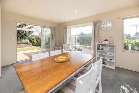 Photo of property in 10 Harrys Way, Redwood, Christchurch, 8051