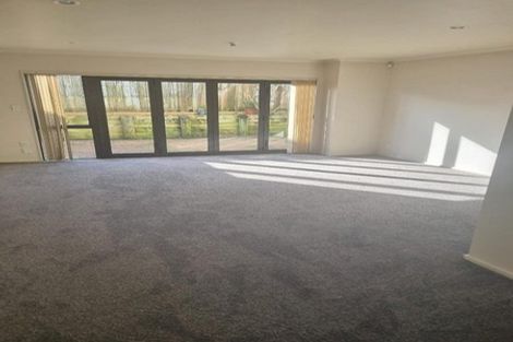 Photo of property in 3/102 Greenhithe Road, Greenhithe, Auckland, 0632