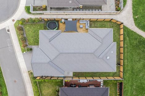 Photo of property in 1 Genoa Place, Whitby, Porirua, 5024