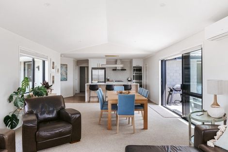 Photo of property in 12 Brendan Close, Omokoroa, 3114