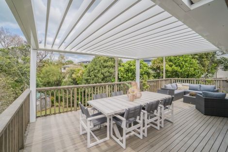 Photo of property in 7 Trelawn Place, Cockle Bay, Auckland, 2014