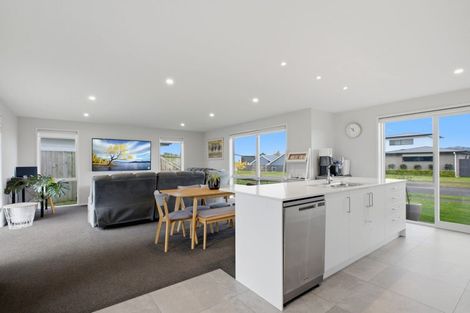 Photo of property in 96 Penetaka Heights, Pyes Pa, Tauranga, 3112