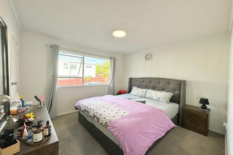 Photo of property in 65 Riverpark Crescent, Henderson, Auckland, 0610