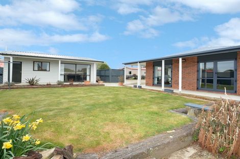 Photo of property in 77 Beach Street, Waikouaiti, 9510