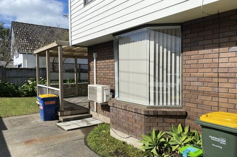 Photo of property in 1/138 Nile Road, Milford, Auckland, 0620