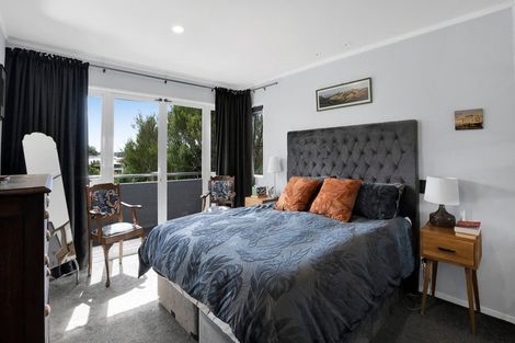 Photo of property in 19 Alberta Road, Glen Avon, New Plymouth, 4312