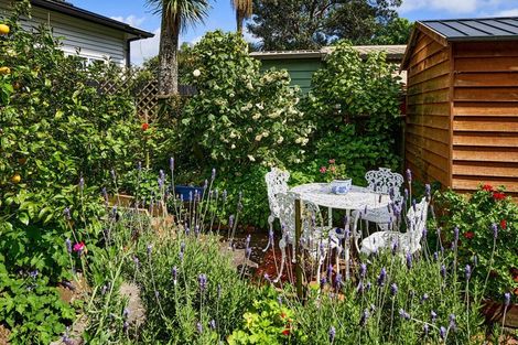 Photo of property in 25 Mahoe Street, Eastbourne, Lower Hutt, 5013