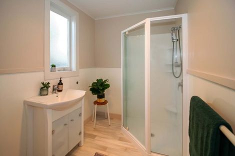 Photo of property in 421b Mangorei Road, Highlands Park, New Plymouth, 4312