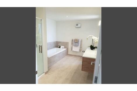 Photo of property in 33 Wallace Road, Ranui, Auckland, 0612