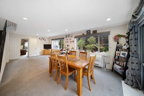 Photo of property in 9 Seresin Crescent, Flat Bush, Auckland, 2016
