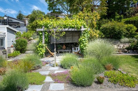 Photo of property in 8 Goldsmith Terrace, Hospital Hill, Napier, 4110