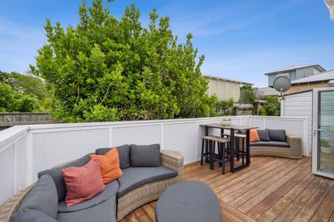 Photo of property in 36 Belt Road, Moturoa, New Plymouth, 4310