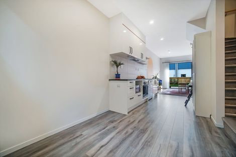 Photo of property in 9/22 Ryburn Road, Mount Wellington, Auckland, 1062