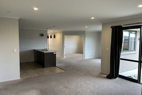 Photo of property in 17 Koareare Avenue, Halswell, Christchurch, 8025