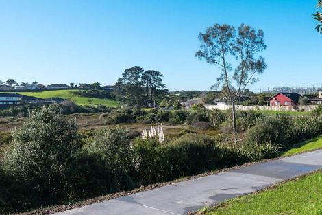 Photo of property in 18 Nedlands Place, Burswood, Auckland, 2013